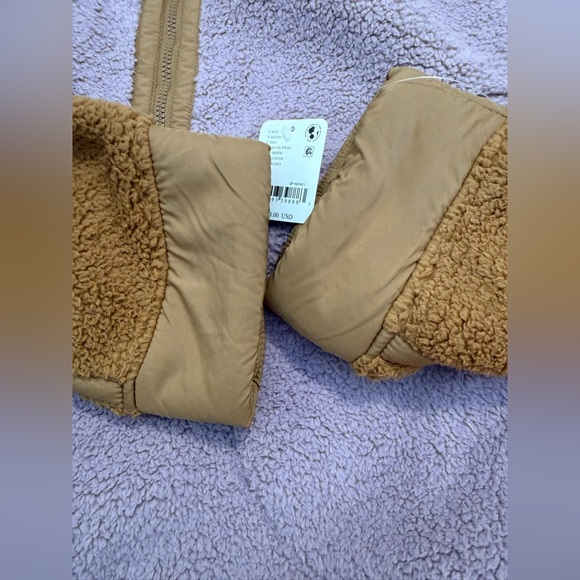 NWT 🏷️ Free People Movement Mountain High
Logo Half Zip Fleece - Picture 9 of 14